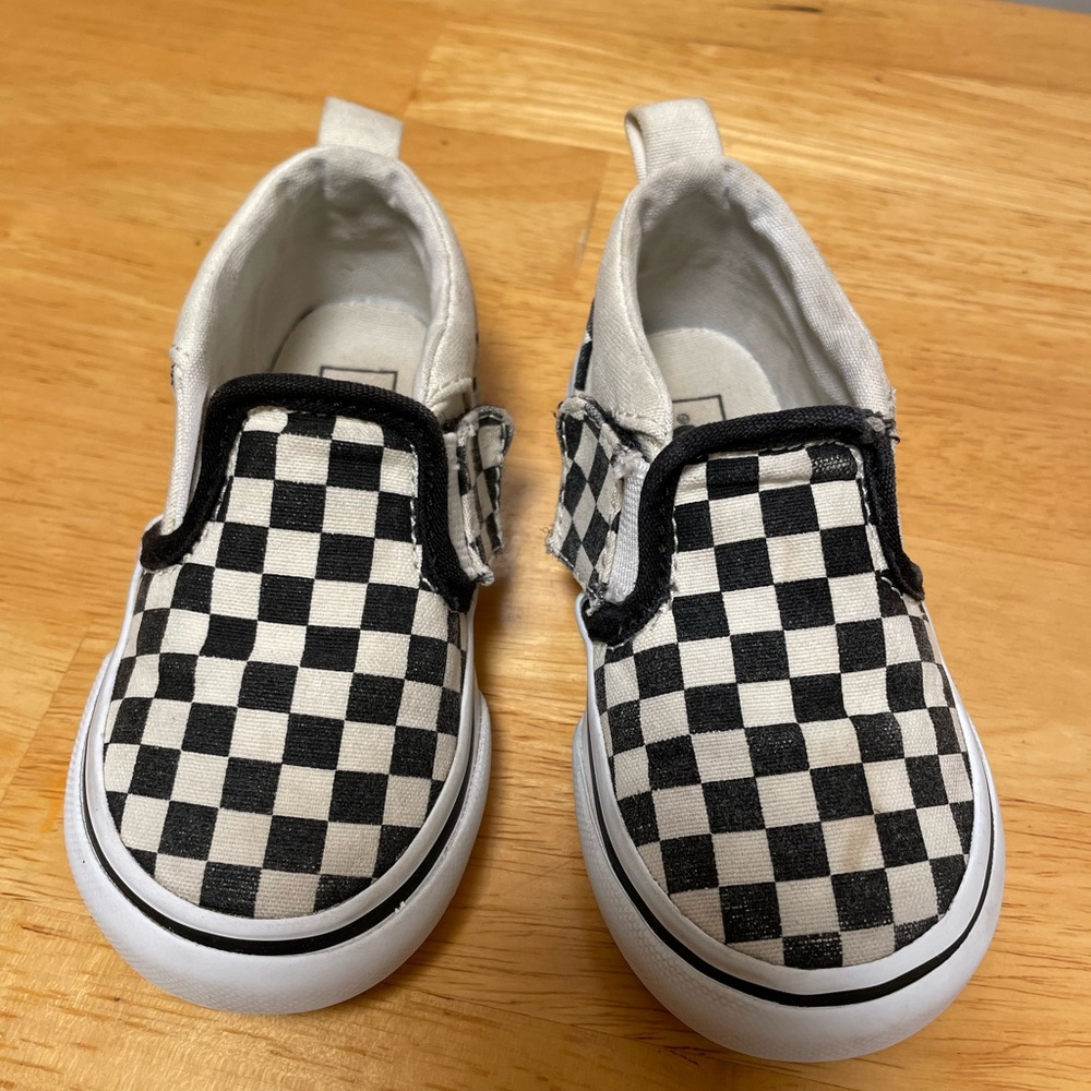 Black/Natural Checkered Toddler Vans size 6